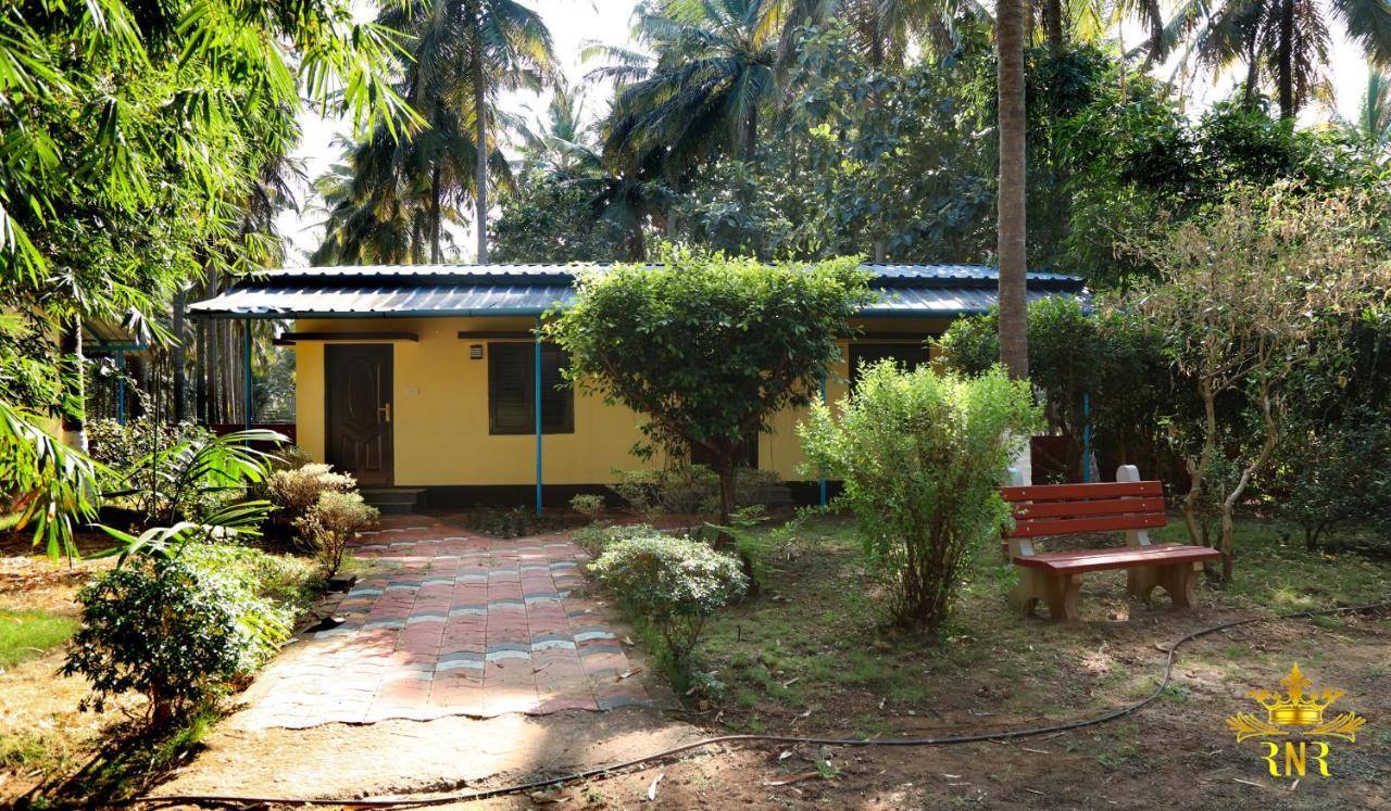 Royal Nature Resort Pollāchi Esterno foto