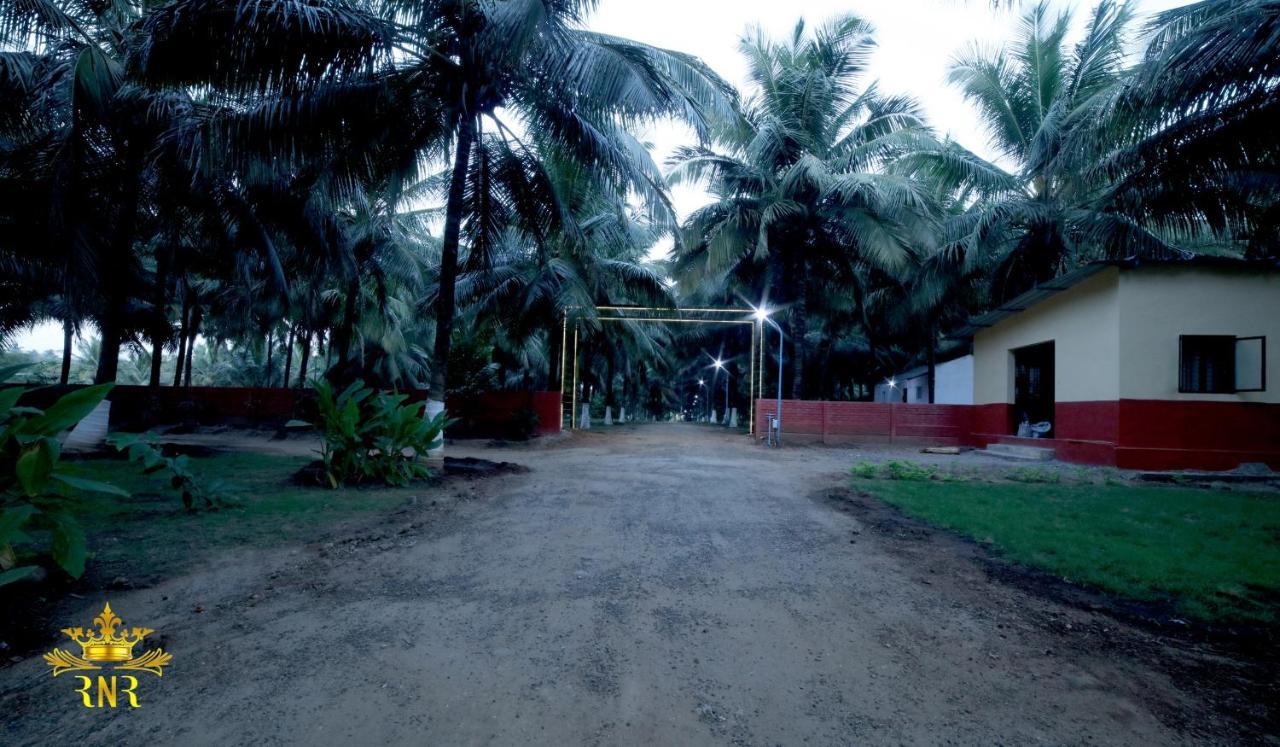 Royal Nature Resort Pollāchi Esterno foto