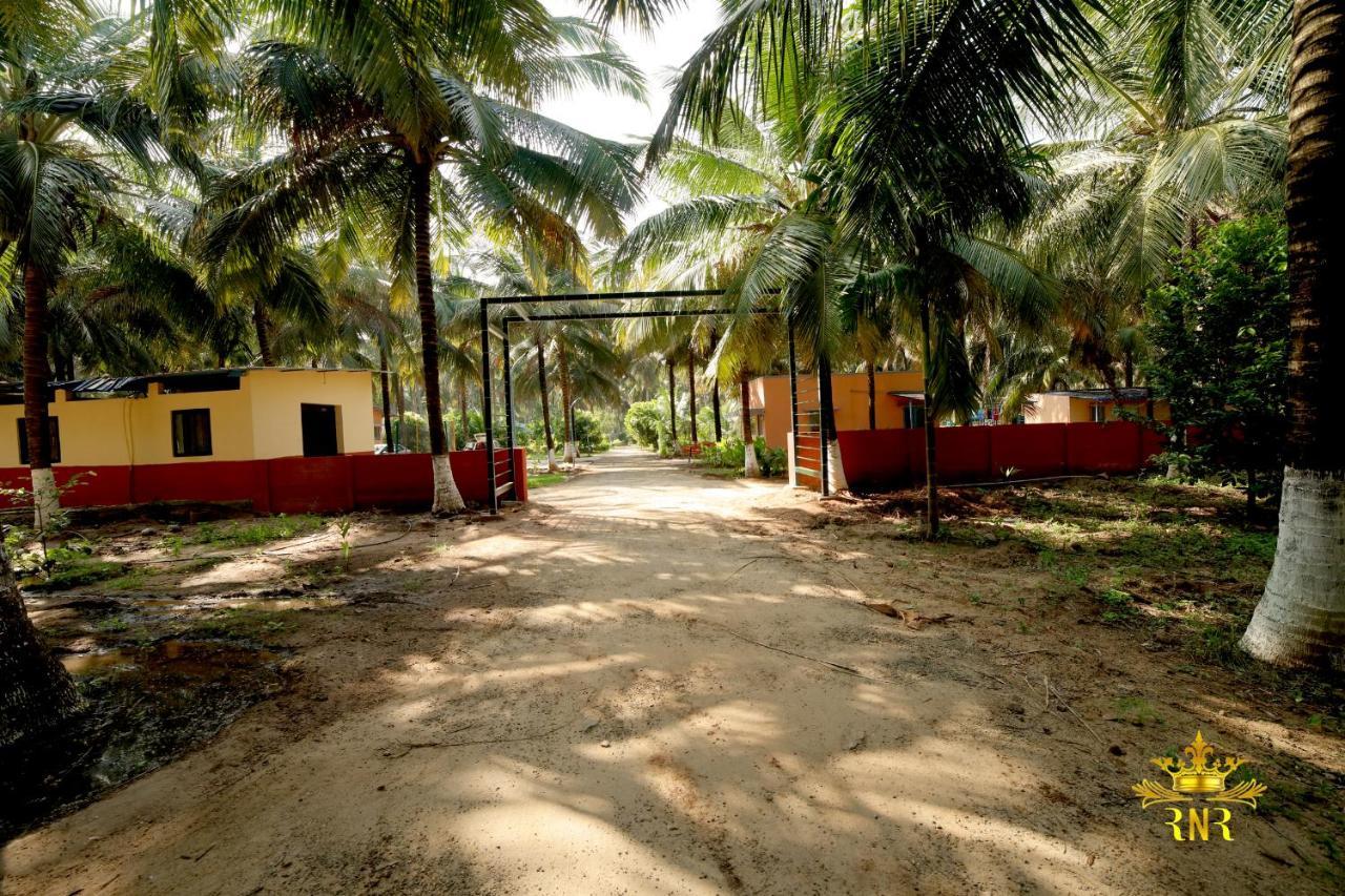 Royal Nature Resort Pollāchi Esterno foto