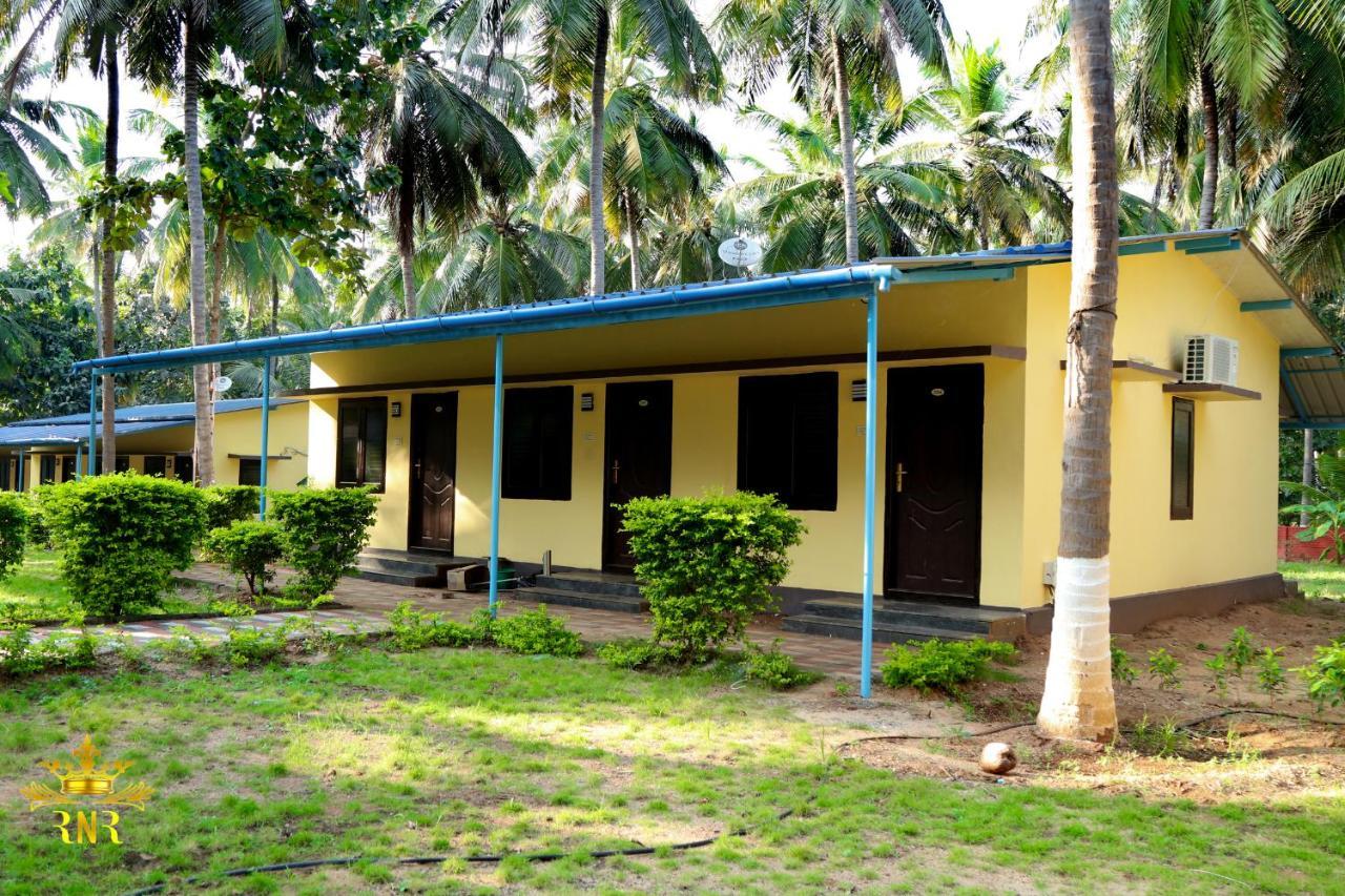Royal Nature Resort Pollāchi Esterno foto