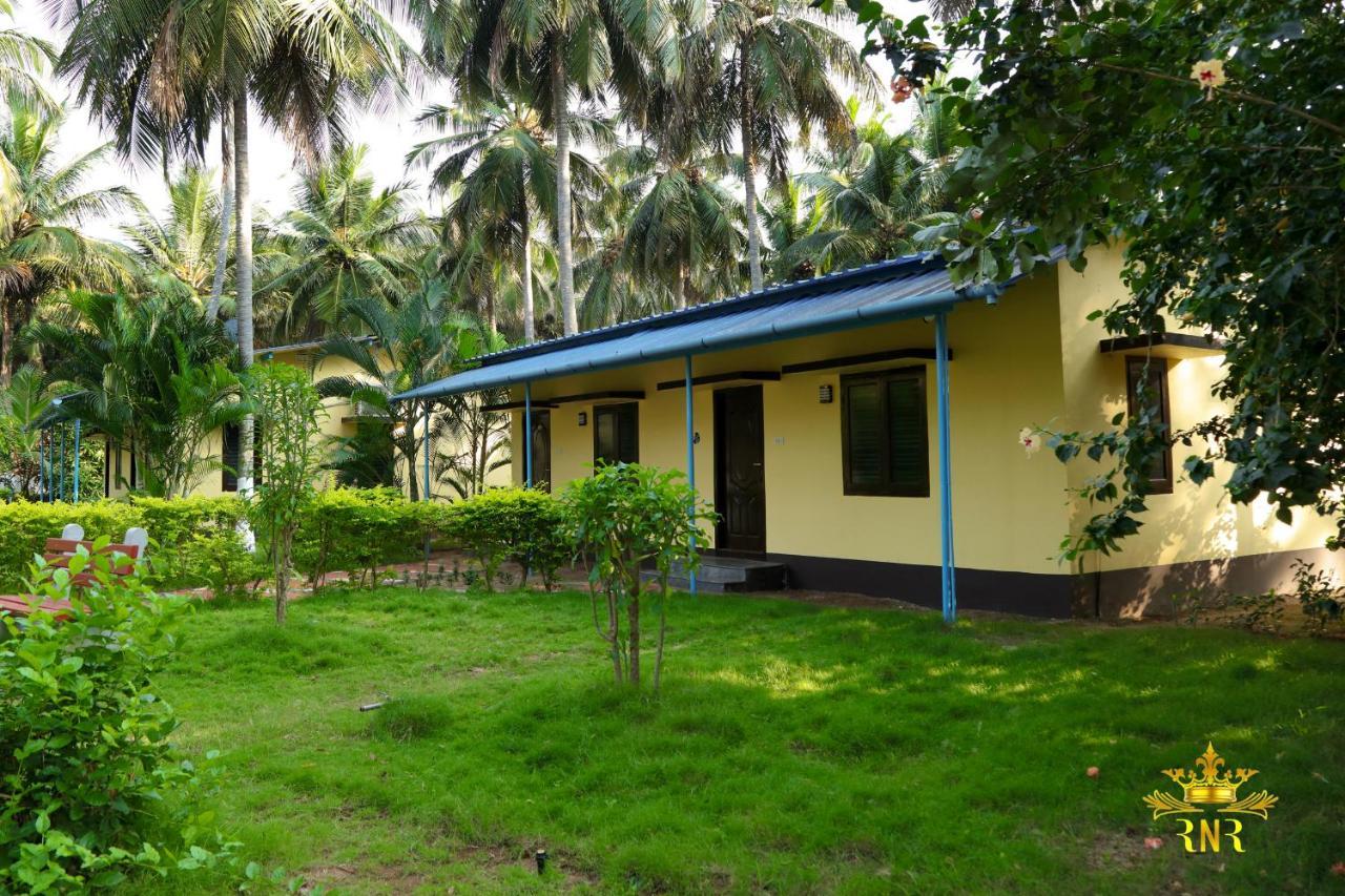Royal Nature Resort Pollāchi Esterno foto