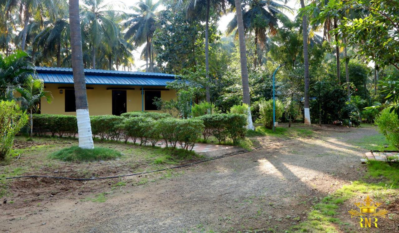 Royal Nature Resort Pollāchi Esterno foto