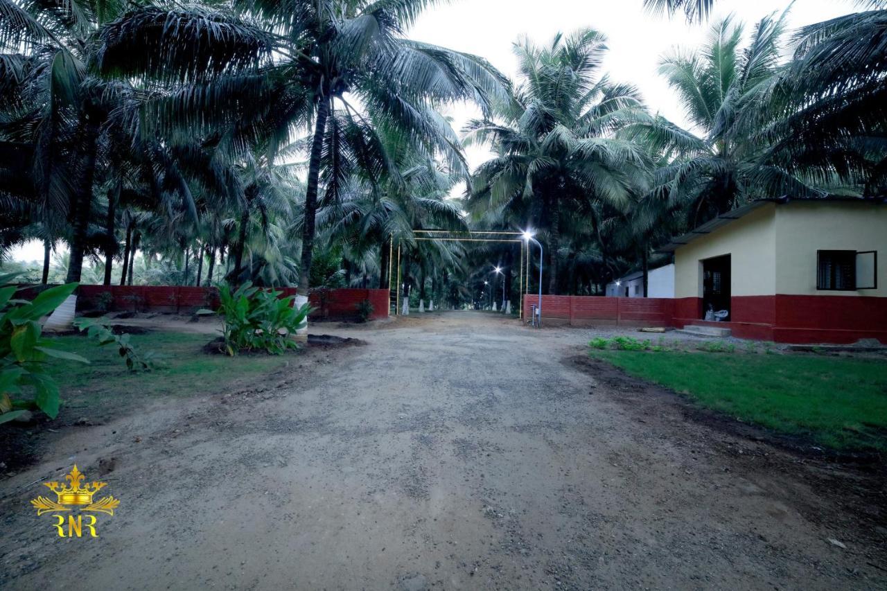 Royal Nature Resort Pollāchi Esterno foto