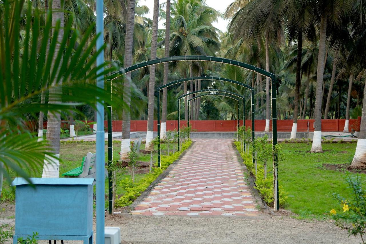 Royal Nature Resort Pollāchi Esterno foto
