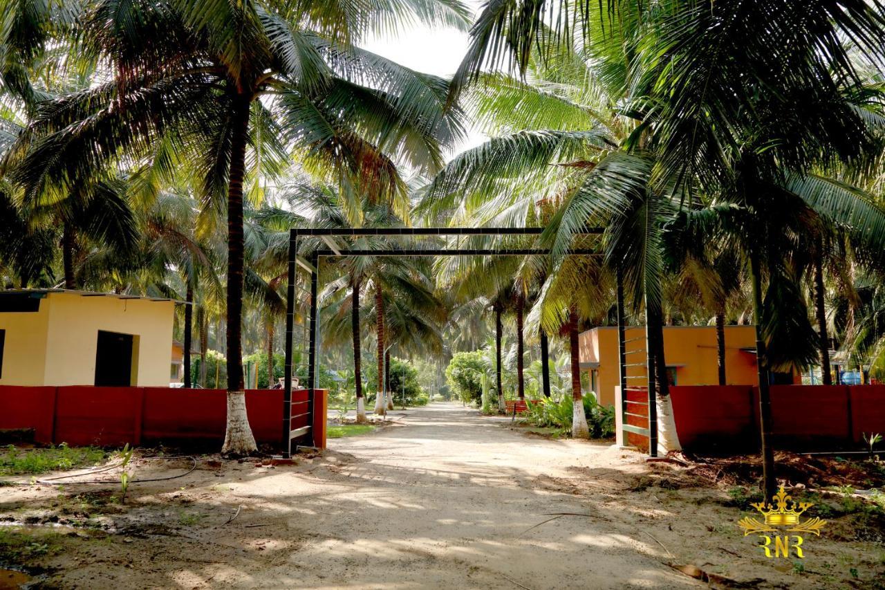 Royal Nature Resort Pollāchi Esterno foto